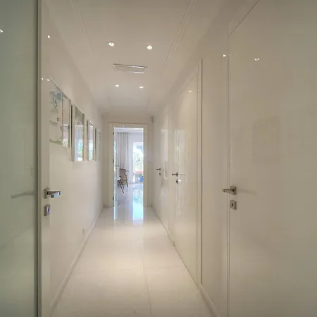 Amelie - Luxury Beachfront Croisette Large Terrace Parking Apartman *