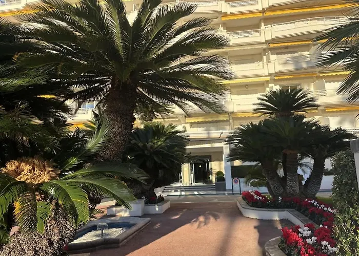 Luxury Beachfront Croisette Large Terrace Parking